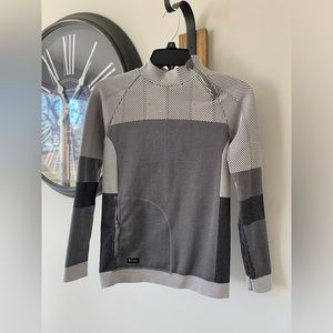 Levelwear | women’s size: S active top